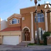 doomos. casa en venta francisco villa altura jardines de san francisco, chihuahua.