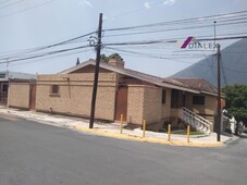 doomos. cd satelite - casa en venta zona sur de monterrey frente a parque y en esquina