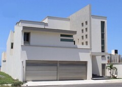 doomos. playas del conchal, casa en venta con vista al mar, alberca, sala de tv, roof garden y cuarto de servicio