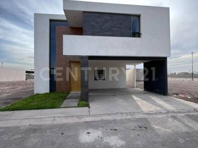 Casa nueva en venta, Villas del renacimiento, equipada. Torreon Coahuila