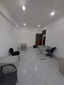 1 cuarto, 15 m amplia oficina ejecutiva con mobiliario incluido