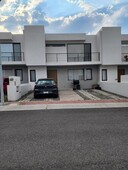 casas en venta - 160m2 - 3 recámaras - san isidro juriquilla - 2,375,000