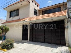 linda casa remodelada con excelentes espacios en valle ceylán