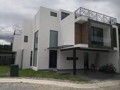 Casa en venta de 4 habitaciones roof garden y jardin en santiago momoxpan puebla - 6 baños