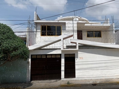 Casa en venta en Ampliacion General Vicente Villada, Nezahualcoyotl - 4 habitaciones - 1 baño - 246 m2