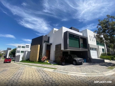 Casa en Venta en Parque Santiago Lomas de Angelopolis Puebla, onamiento Lomas de Angelópolis - 15 recámaras - 5 baños - 360.00 m2