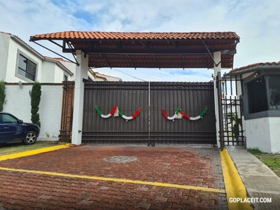 Casa en Venta en Villas Del Lago, Cuautitlán Izcalli - 4 recámaras - 3 baños
