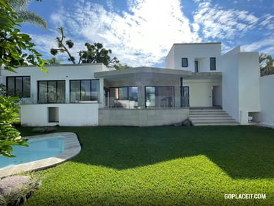 Casa en Venta - Estrena hermosa propiedad en Fraccionamiento Burgos - 3 habitaciones - 4 baños - 335 m2