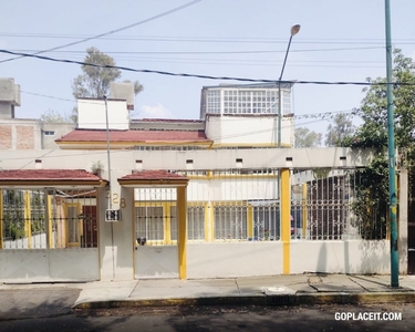 Casa en venta, Prado Churubusco, Coyoacán - 3 baños - 302 m2