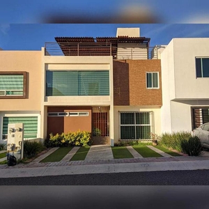 Casas en venta - 128m2 - 3 recámaras - El Mirador - $3,400,000