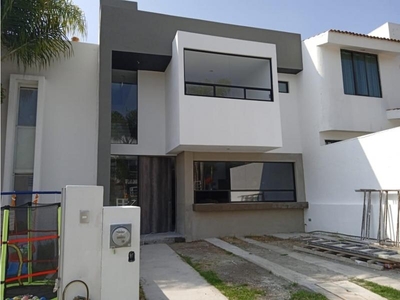 Casa En Venta Recamara En Planta Baja En Lomas Del Valle