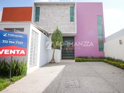 Casas en venta - 144m2 - 2 recámaras - Villa de Alvarez - $2,100,000