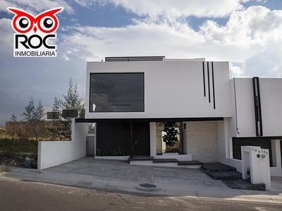 Casas en venta - 250m2 - 3 recámaras - Juriquilla - $5,990,000
