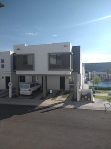 Casas en venta - 67m2 - 3 recámaras - Santiago de Querétaro - $1,695,000