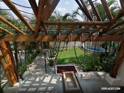 En Venta, Casa de un nivel con alberca y jardín en Ejidos de Acapatzingo, Cuernavaca Morelos - 2 habitaciones - 3 baños - 150 m2