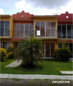En Venta, Casa en condominio en Cocoyoc, Morelos - 3 habitaciones - 2 baños