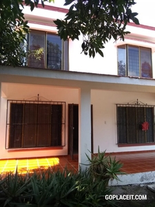Se vende casa sola muy amplia, en la colonia H Galeana, Cuautla Morelos