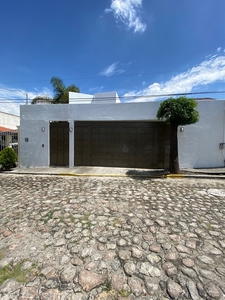 Vendo espectacular casa en Santa Cruz Guadalupe, Puebla, Chilula - 3 recámaras - 4 baños - 314 m2