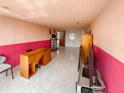Venta de Casa - Fernando González Roa, Ciudad Satélite, Naucalpan de Juárez - 4 recámaras - 4 baños - 277 m2