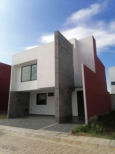 Venta de Casa - Residencial Oliva/ Recta Cholula - 5 baños - 211 m2