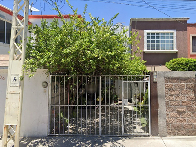 Aprovecha Este Precio Exclusivo!!! Hermosa Casa En Venta Ubicada En Pase0 De Las Flores, Bosques De La Almeda, Celaya Guanajuato