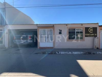 CASA EN VENTA COL. LA ESPERANZA EN CD. CUAUHTEMOC, CHIHUAHUA.