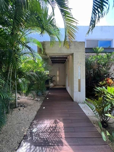 Casa en Venta en Yucatán Country Club. Mérida, Yucatán.