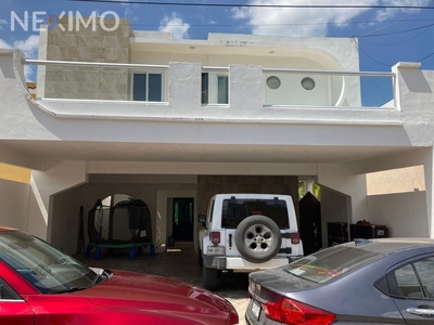 CASA EN VENTA PRIVADA PALMAS REAL CHUBURNA DENTRO DE MERIDA YUCATAN.