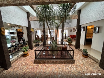 En Venta, Casa Prados de Cuernavaca con Bungalow independiente - 3 baños - 290 m2