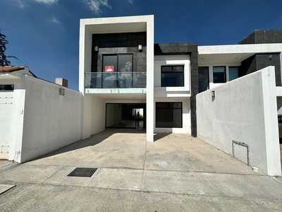 Casa en venta Avenida De Los Cuervos, Cacalomacan, Toluca, México, 50250, Mex