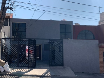 Casa en venta Colina Del Kan No. 45-mz 011, Boulevares, Naucalpan De Juárez, Estado De México, México