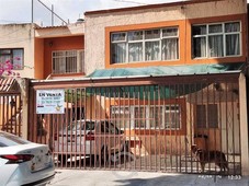 amplia propiedad con 247 m2 en chapultepec country