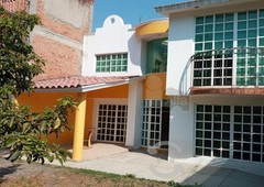 Casa sola en venta en San Mateo Xalpa,