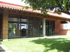 casa en un solo nivel estilo colonial moderno colonia vistahermosa en cuernavaca