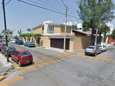 Casa en venta en La Calma, Zapopan, Jalisco en calle de Balanza # 5064