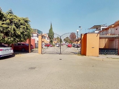 Departamento en renta Calle Arboleda De Álamos 50-56, Fracc Arboledas De San Miguel, Cuautitlán Izcalli, México, 54715, Mex