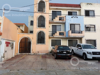 Doomos. Venta de Departamento en Planta Baja con 3 Recámaras en calle Nayarit, Col. Petrolera, Coatzacoalcos, Veracruz.