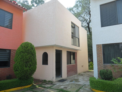 Hermosa Casa En Condominio En México Nuevo