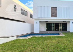 4 o mas recamaras en venta en lagos del sol cancún