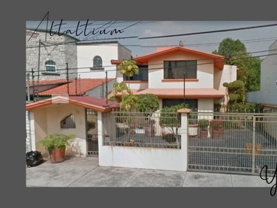 Casa en Las Arboledas, Atizapán, Cerca de Parque Los Bebederos y Colegio Oriente