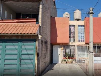 Casa en venta en Col. Los Héroes Coacalco - 2 habitaciones - 87 m2