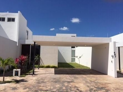 Hermosa casa en venta en Dzityá