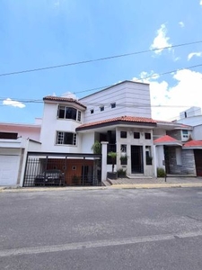 SE VENDE CASA EN PASEOS DEL BOSQUE NAUCALPAN DE JUAREZ.