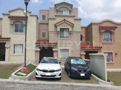 En venta casa ampliada en Urbi Quinta Montecarlo, Cuautitlán Izcalli.