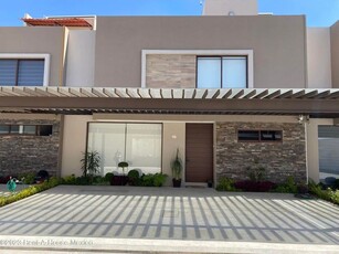 Casa en venta Residencial Antares Metepec, Calle Mariano Arista 543, Mz 021, Llano Grande, Estado De México, México