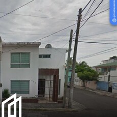 Doomos. Casa en Remate Bancario; Lucio Blanco, Col. Primero de Mayo, Boca del Río, Veracruz.