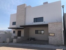casas en venta - 1000m2 - 5 recámaras - juriquilla - 18,900,000