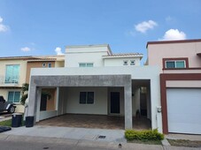 casas en venta - 129m2 - 3 recámaras - valle alto - 2,500,000