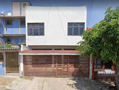 Casa En Calle Isla Madeira 3022, Jardines De La Cruz, Guadalajara, Jalisco