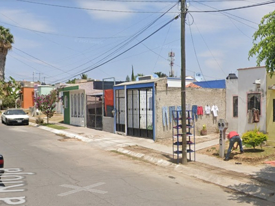 Casa En Remate Bancario Av. La Rioja, Hacienda Santa Fe Tlajomulco De Zuniga.jalisco.-fva